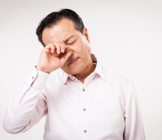 “눈이 왜 이렇게 침침해”…뜻밖의 당뇨 경고 신호일 수도?