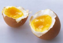 겨울철 뼈 약해질까 걱정… 햇빛 대신, 비타민D 보충 식품은?