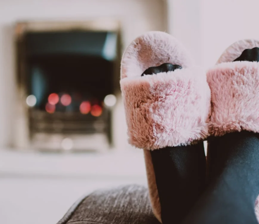 집안에서 맨발인가요, 양말인가요?